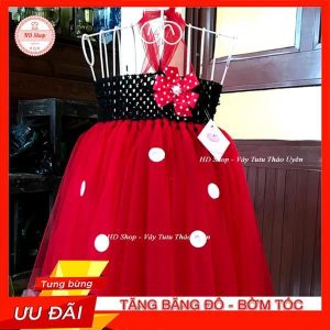 Đâm bé gái chuột mickey