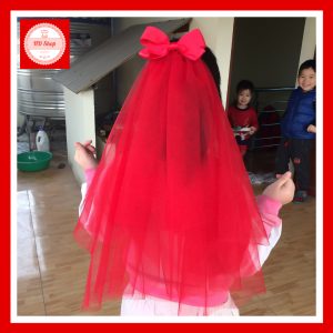 Voan đội đầu công chúa đỏ cho bé gái đẹp